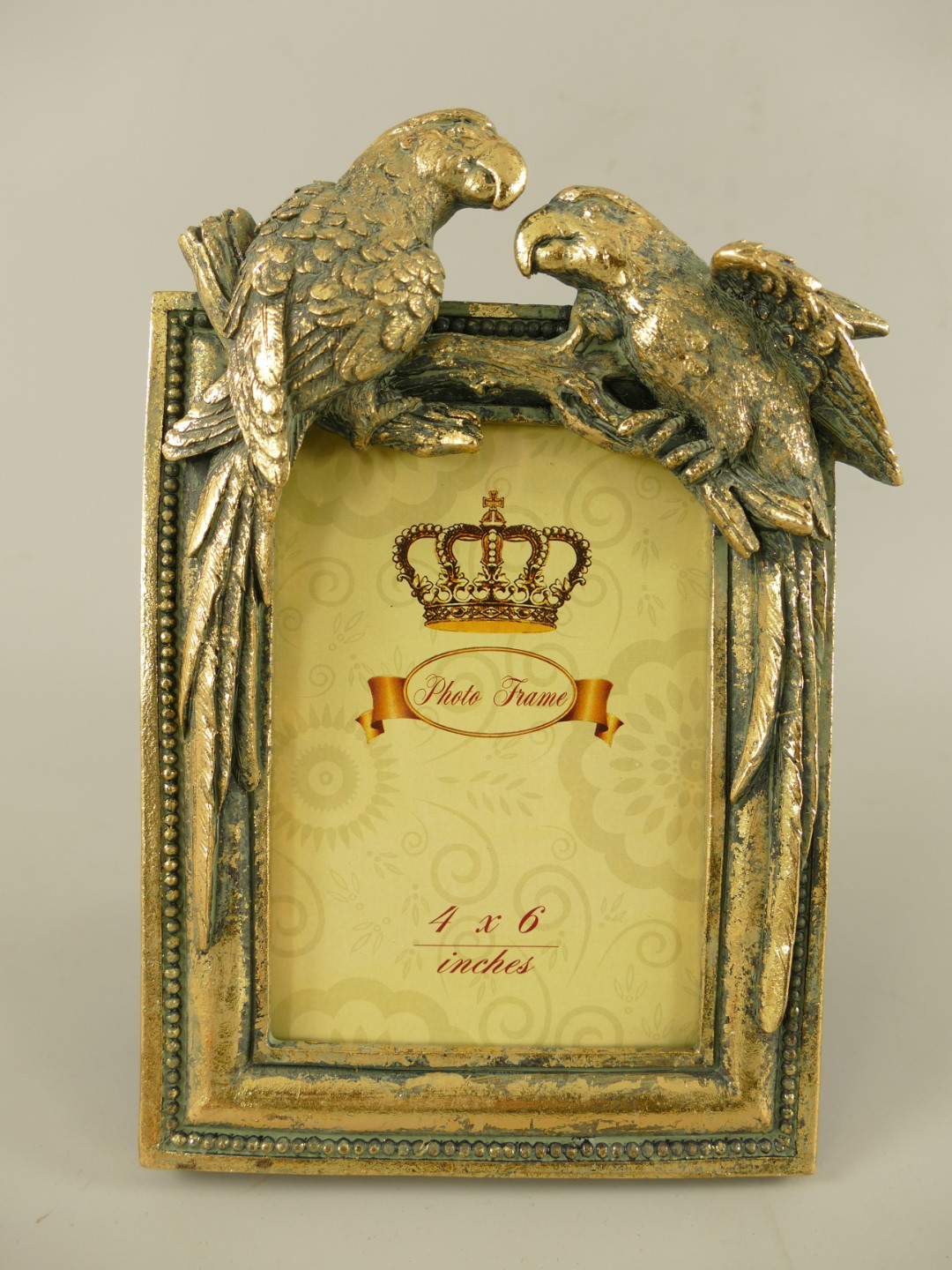 *ANG. Bilderrahmen(4x6) Polyst. Gold farbig H.23cm *ANG. Bilderrahmen(4x6) Polyst. Gold farbig H.23cm