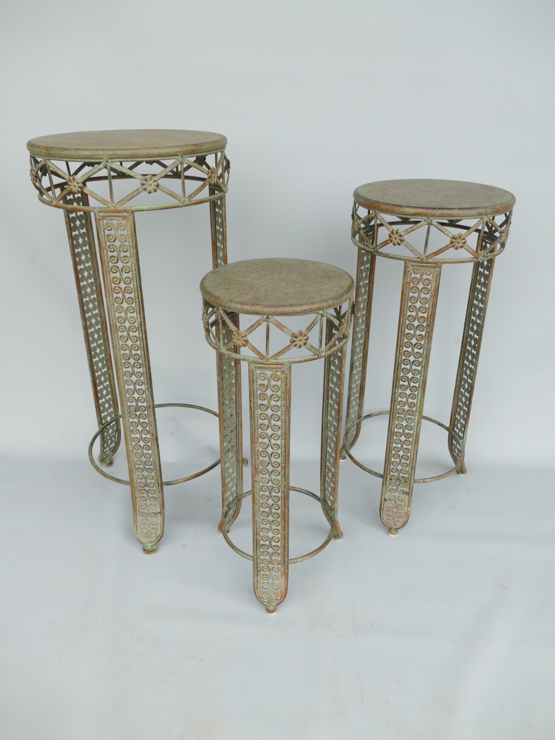 Tisch Eisen farbig Set/3 H.60/70/80cm Tisch Eisen farbig Set/3 H.60/70/80cm