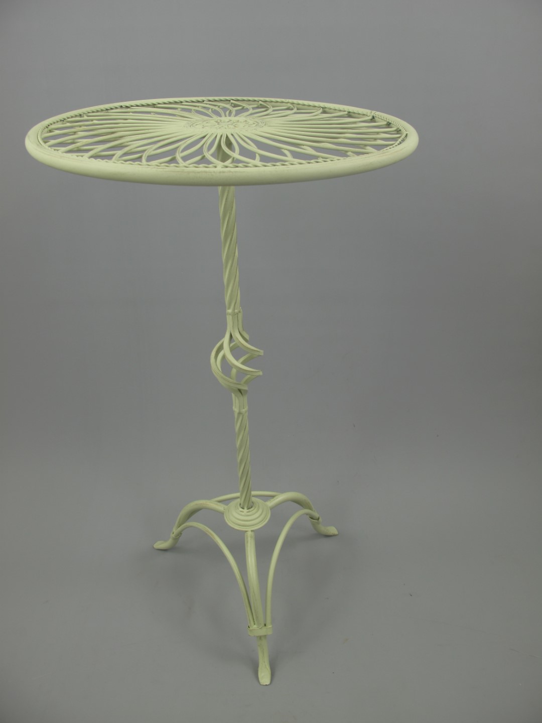 Tisch Eisen rund Antik weiss H.70-D.40cm Tisch Eisen rund Antik weiss H.70-D.40cm