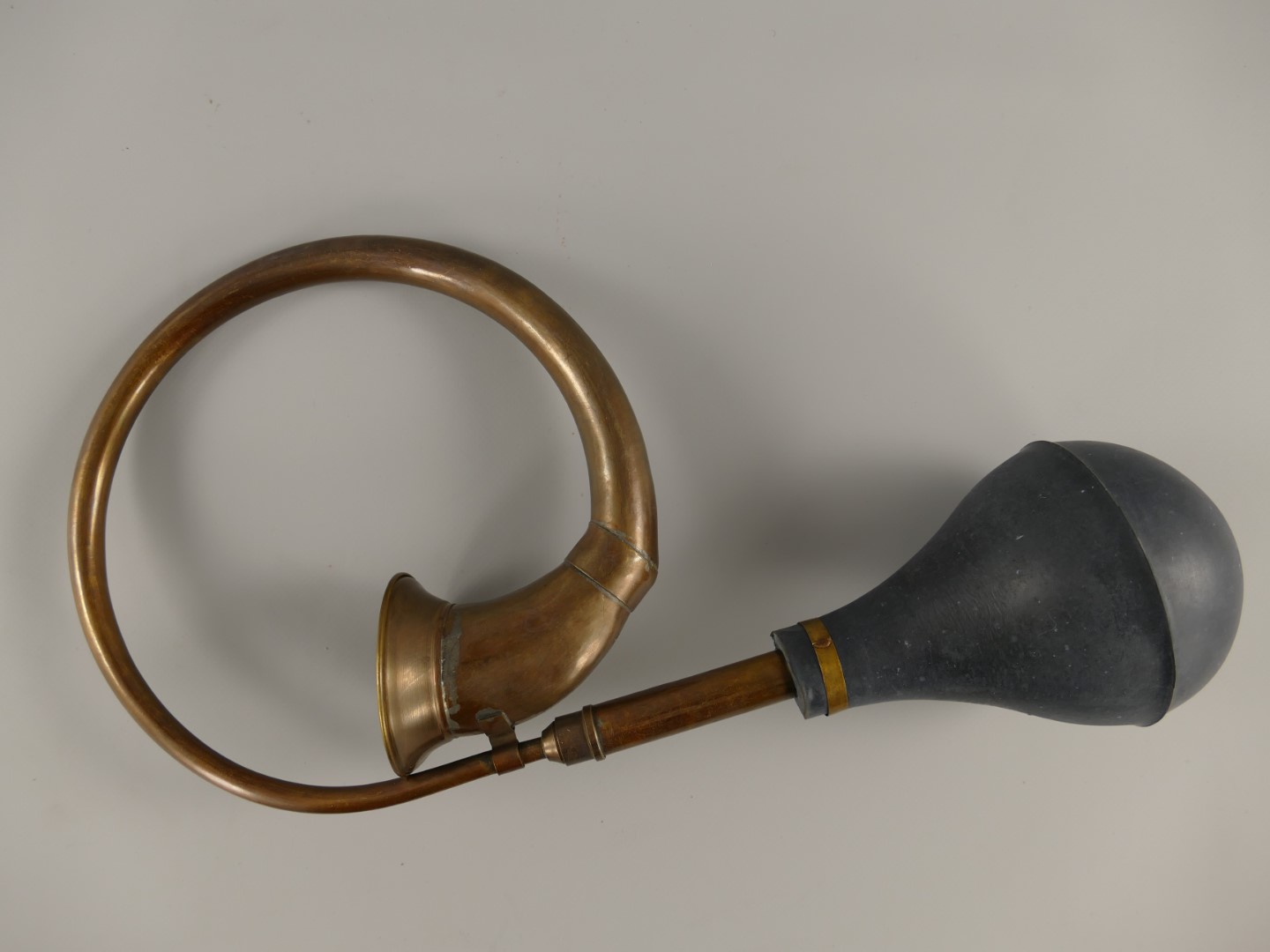 Taxihorn Messing brüniert groß L.40cm Taxihorn Messing brüniert groß L.40cm