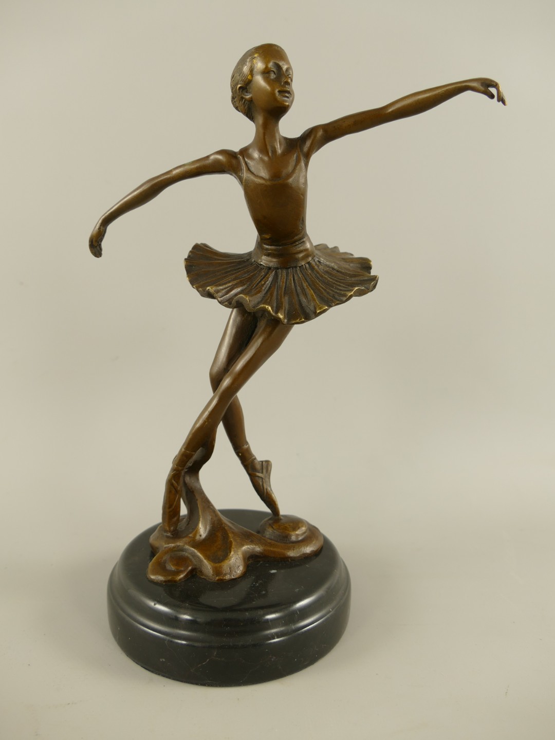 Figur Bronze Ballerina H.27x18x12cm Figur Bronze Ballerina H.27x18x12cm
