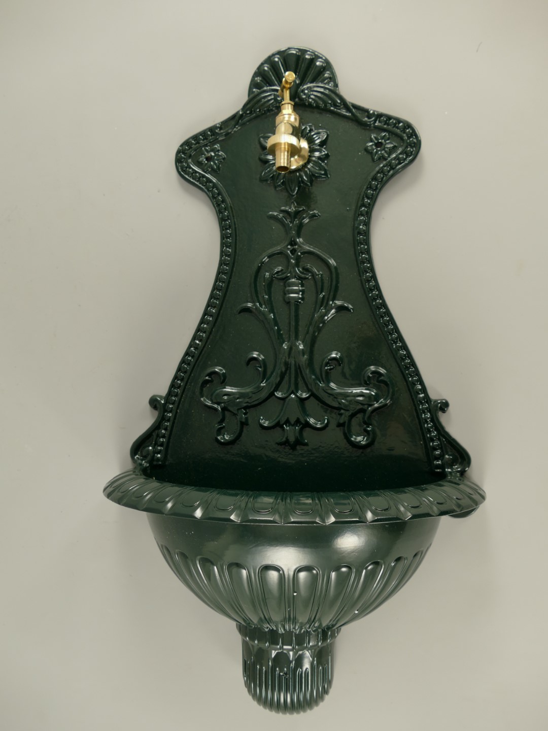 Wandbrunnen Alu Guß rrustikal grün H.65cm Wandbrunnen Alu Guß rrustikal grün H.65cm