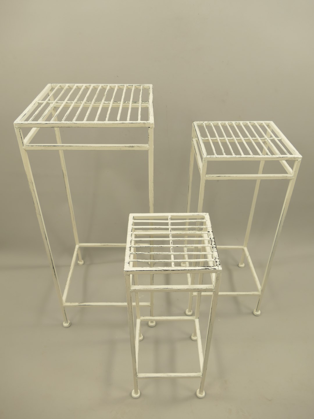 Tisch Eisen rustikal weiss Set/3 H.47-68cm Tisch Eisen rustikal weiss Set/3 H.47-68cm