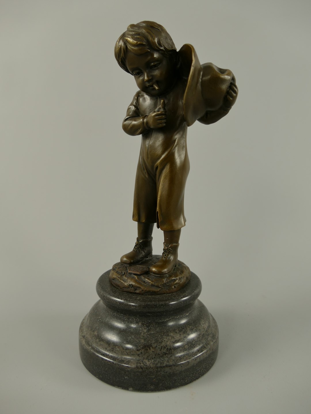 *RAUS*PREIS* Figur Bronze Jungen mit Sigar H.22cm