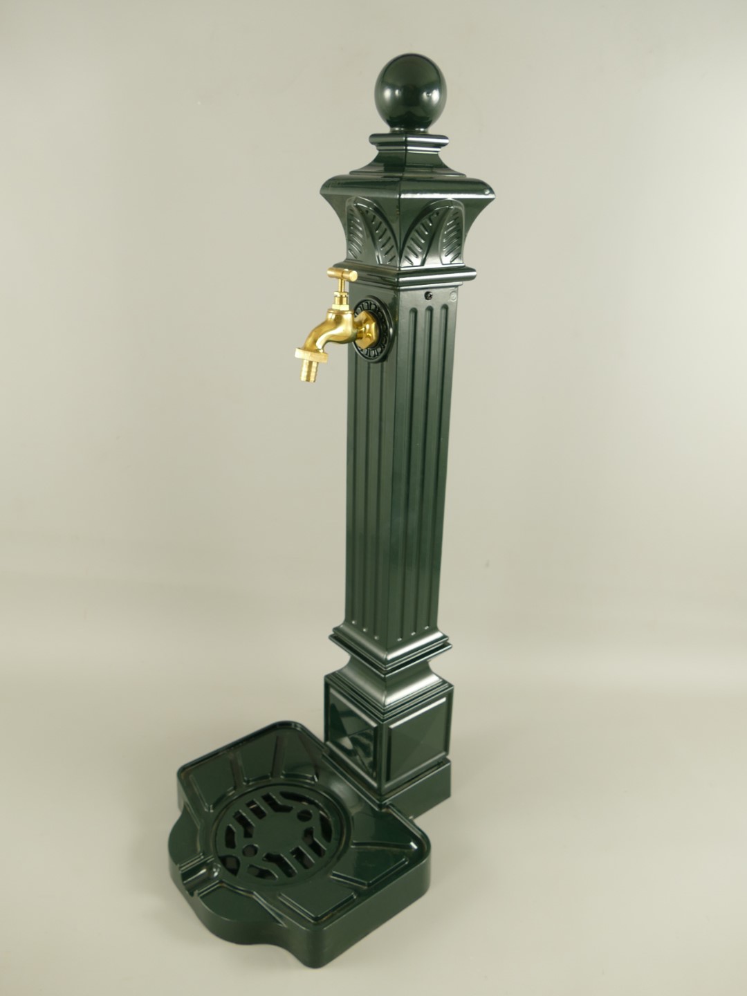 Zapfsäule Eckig Alu grün Mes. Hahn H.83x33cm Zapfsäule Eckig Alu grün Mes. Hahn H.83x33cm