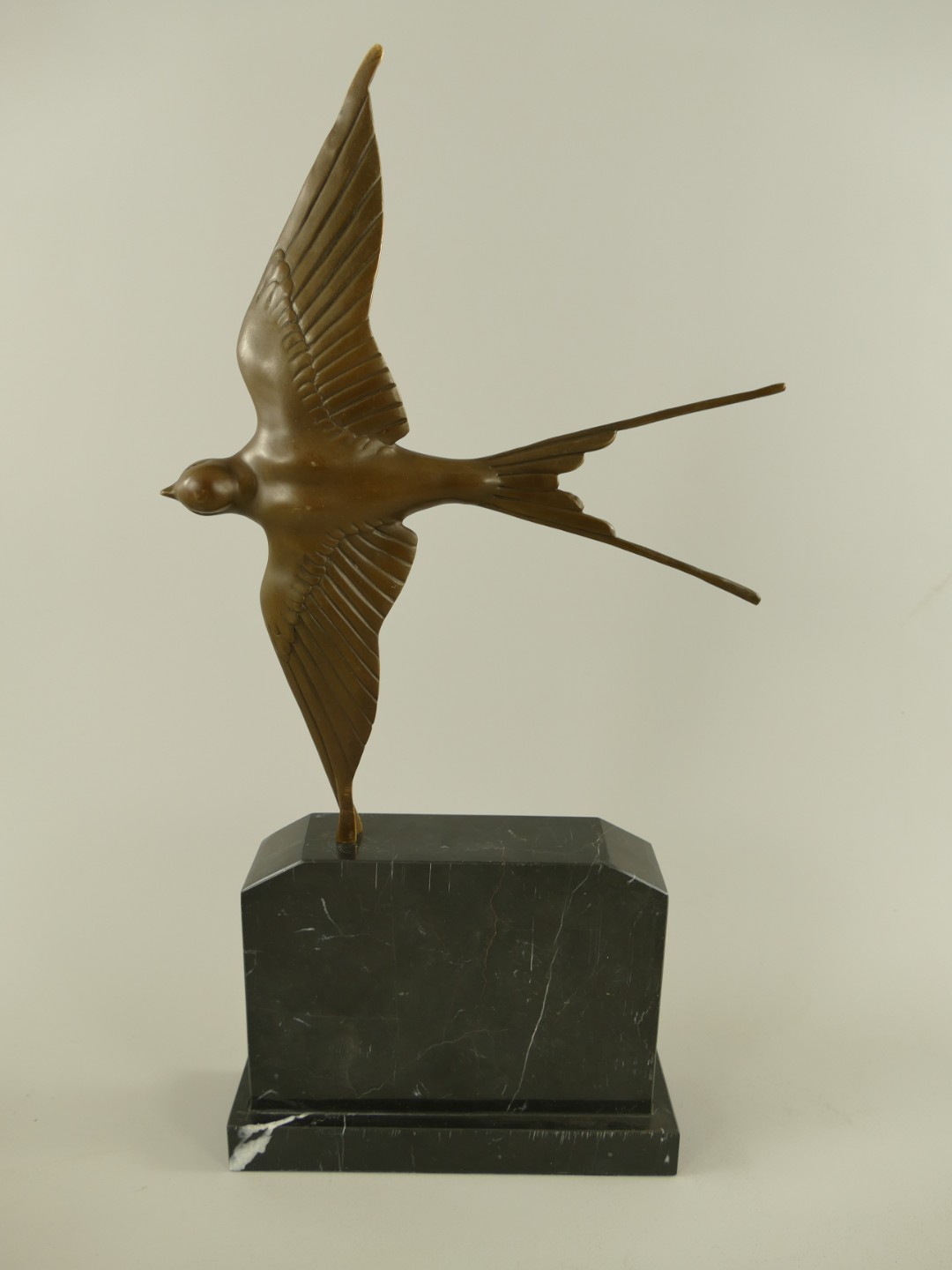 Figur Bronze Schwalbe im flug H.48x25x7cm