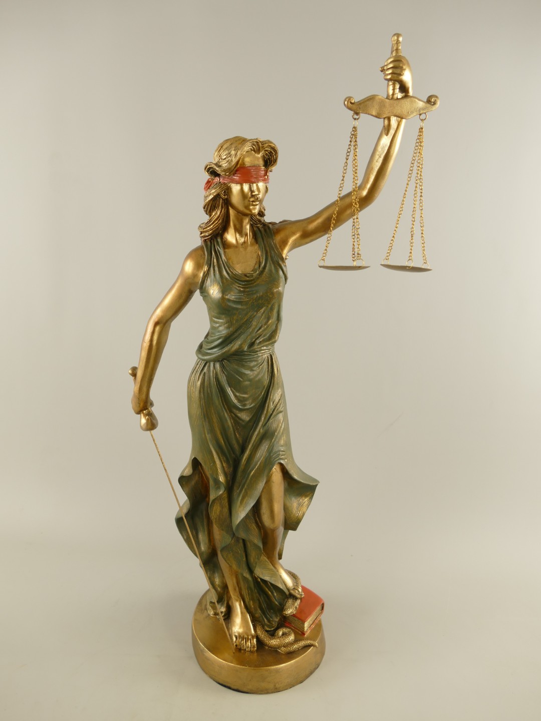 Justitia Polystein farbig H.82x36x21cm