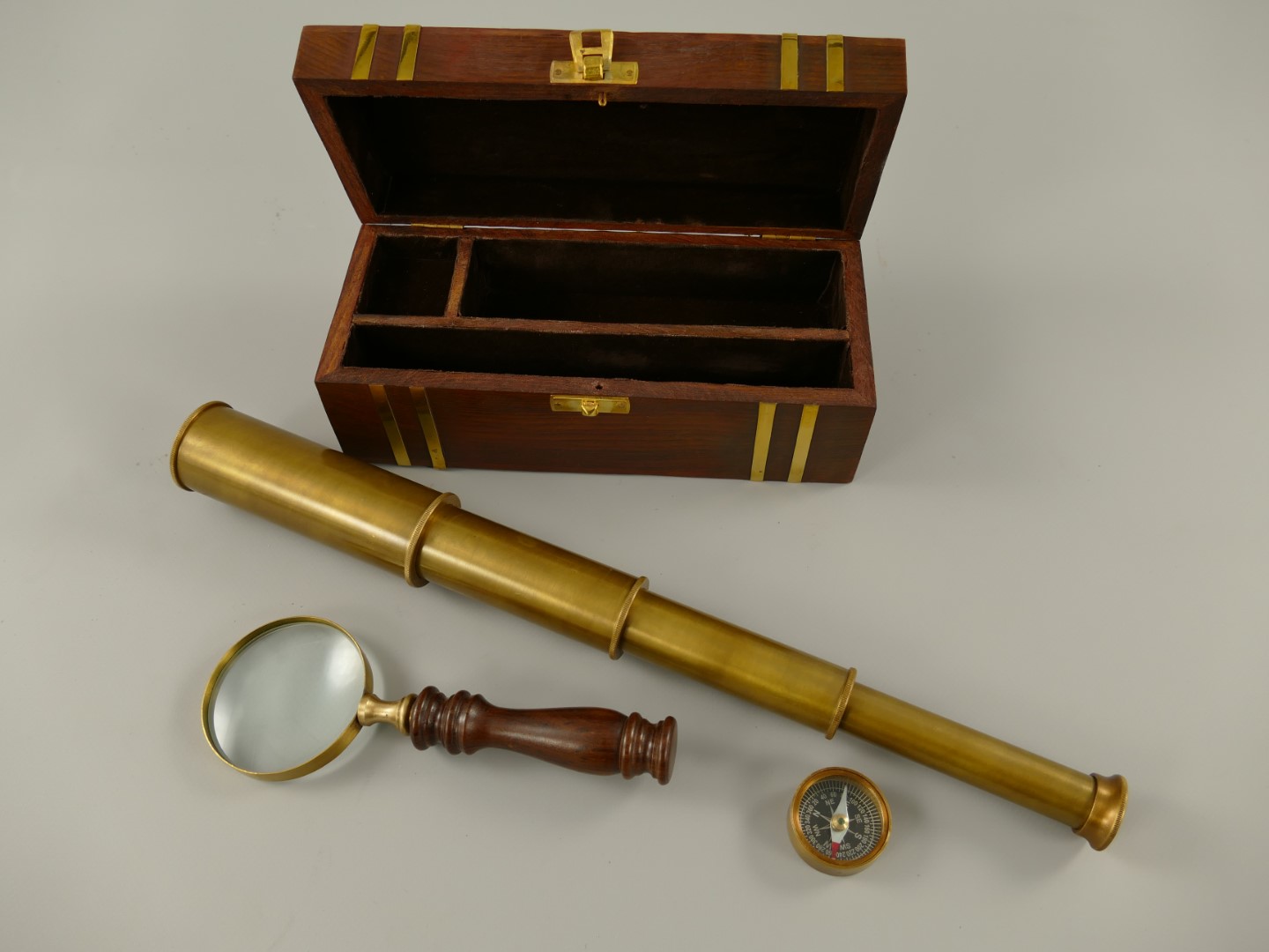 Nautikset Messing brüniert Holzdose L.22cm Nautikset Messing brüniert Holzdose L.22cm