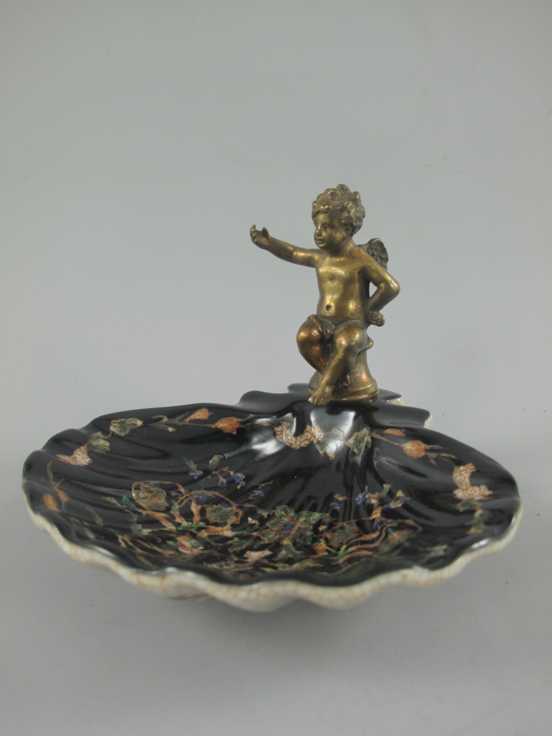 Porzellan/Messing schwarz Schale figur H.11x14cm Porzellan/Messing schwarz Schale figur H.11x14cm