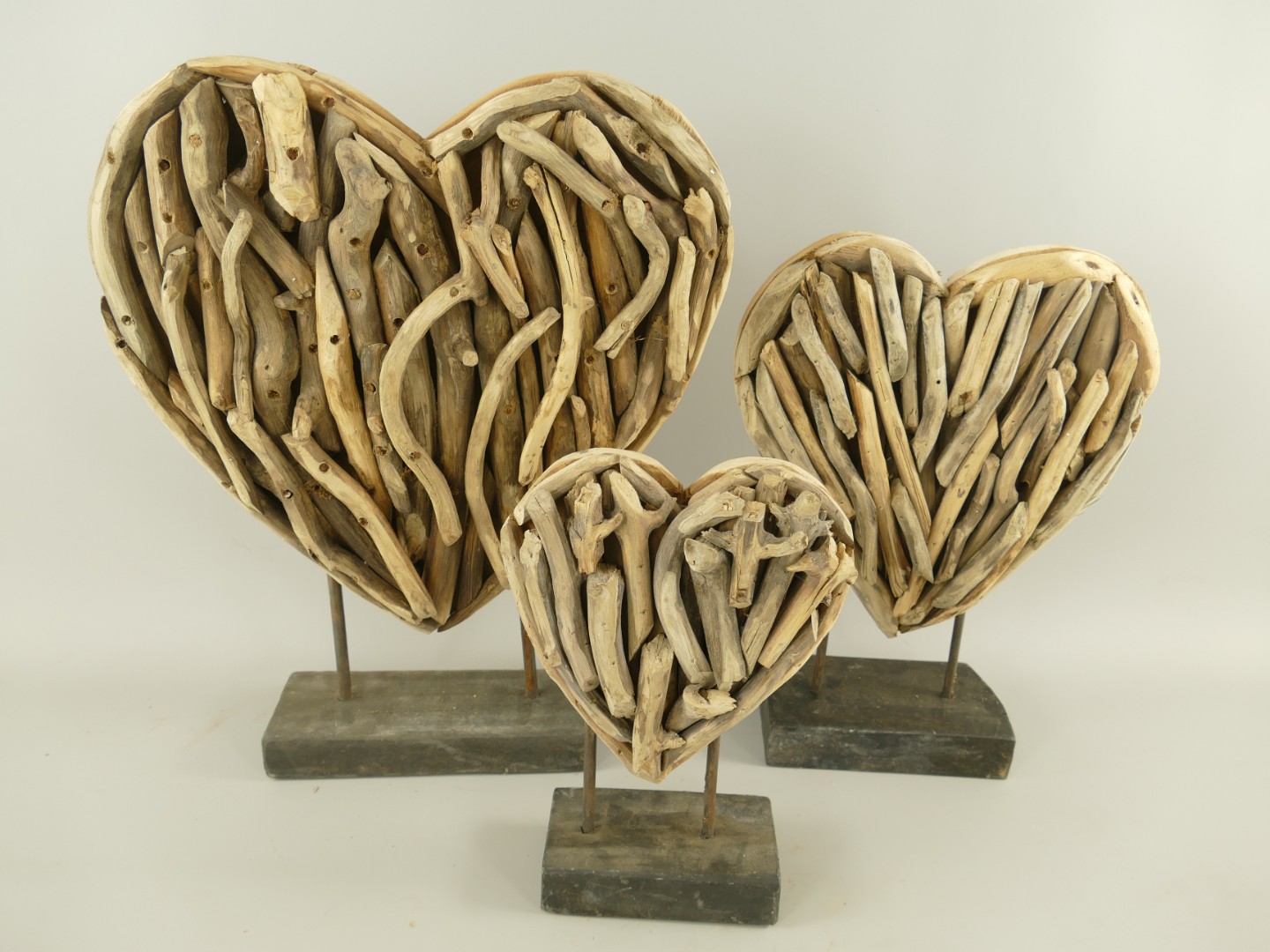 *NT Deko Herz Teak Holz/Eisen Set/3 H.31/40/50cm *NT Deko Herz Teak Holz/Eisen Set/3 H.31/40/50cm
