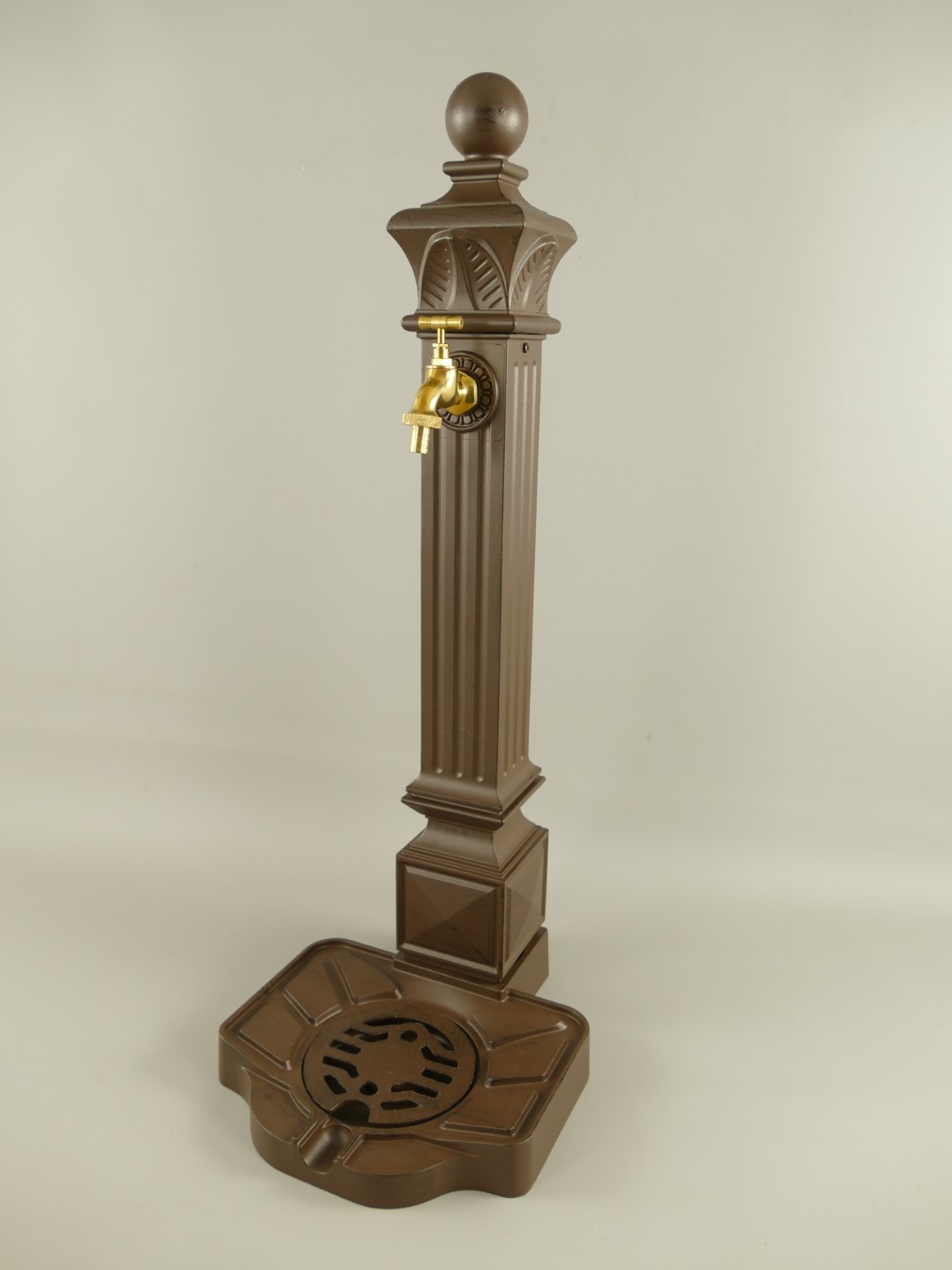 Zapfsäule Eckig Alu. rust. braun Mes. Hahn H.83cm Zapfsäule Eckig Alu. rust. braun Mes. Hahn H.83cm
