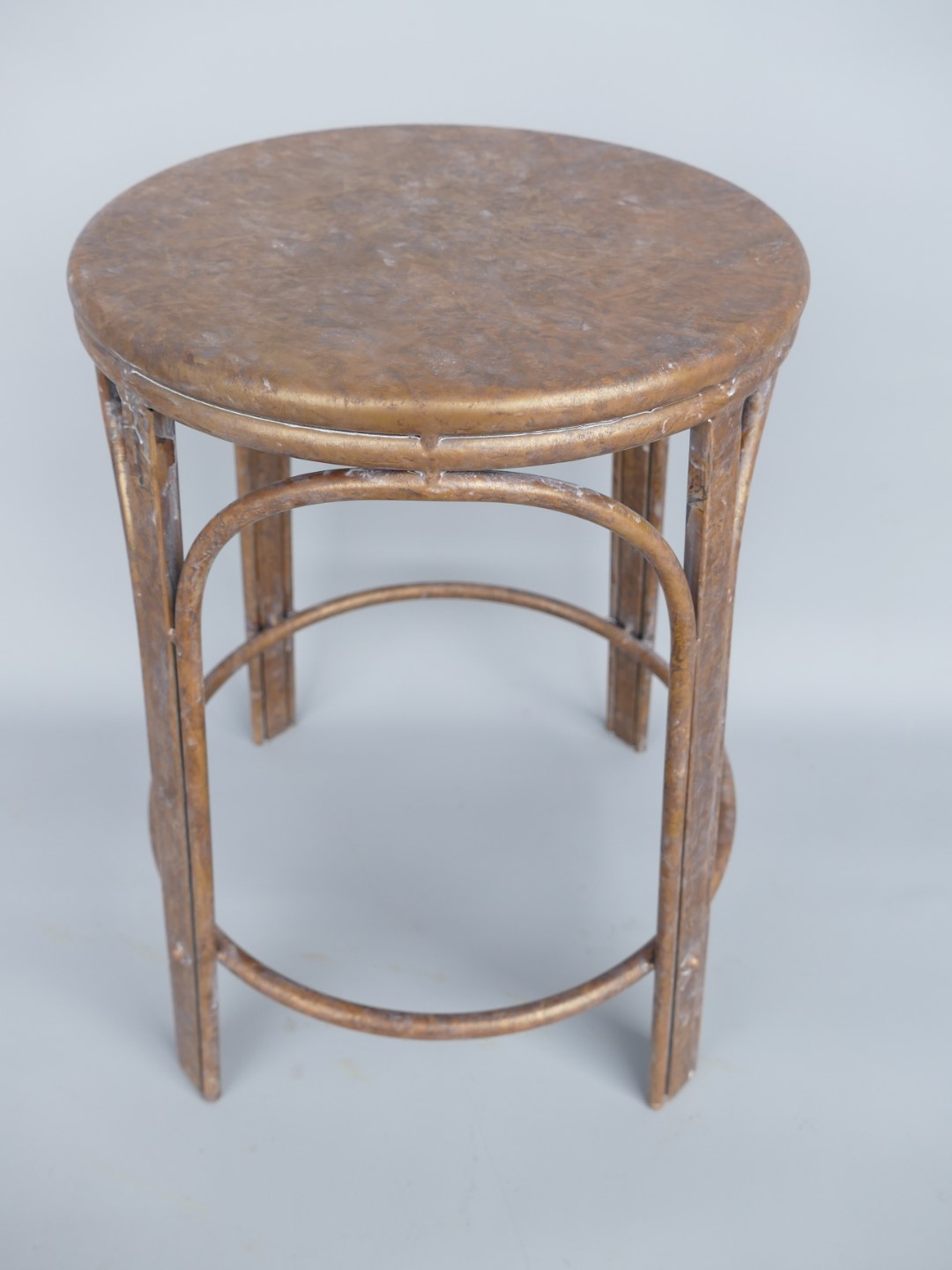*ANG. Hocker Eisen Kupfer farbig H.46cm *ANG. Hocker Eisen Kupfer farbig H.46cm