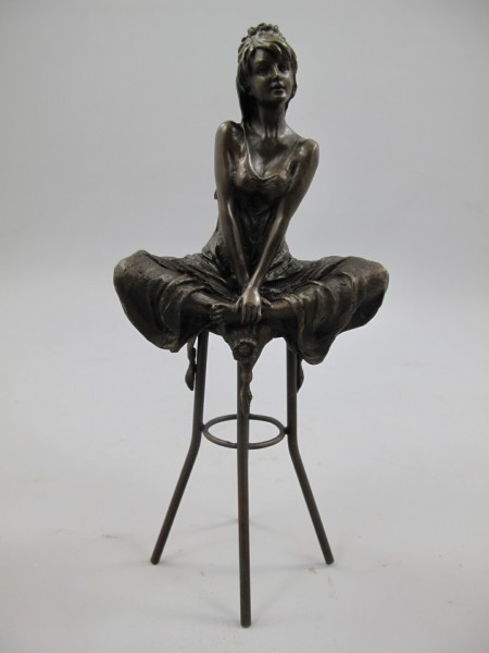 Figur Bronze Frau Stuhl H.29x12cm